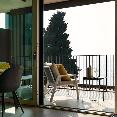 Salvatorehomes - Luxurious Dreamview Waterfront Apartment In Torri Del Benaco With Pool - Casa Azura - A 5 Star Luxury Collection At Lake Garda Exterior foto